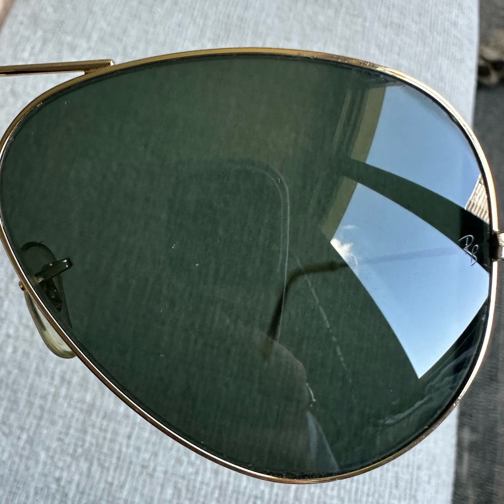 Ray-Ban Aviator Large Gold Frame Sunglasses with Dark Green Lenses RB3025 - Picture 3 of 3